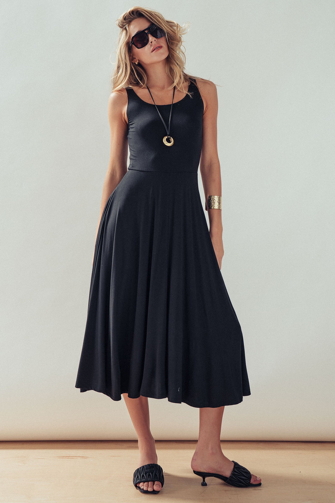 neck flare midi dress - black