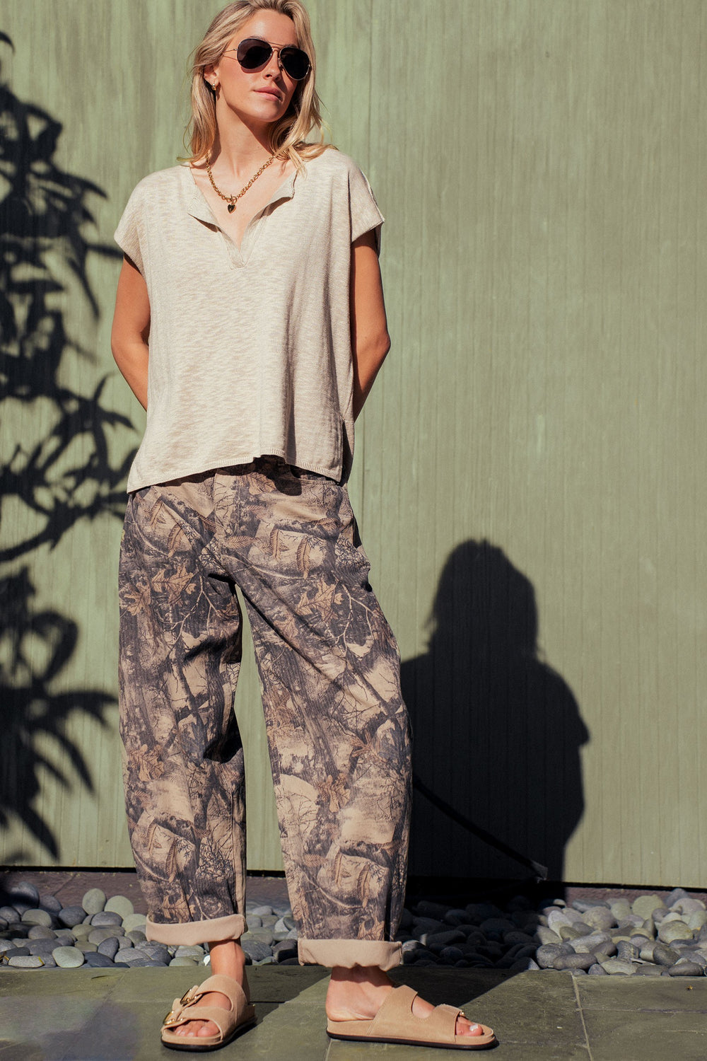 vintage washed camo leaf print barrel pants - camo (additional view)