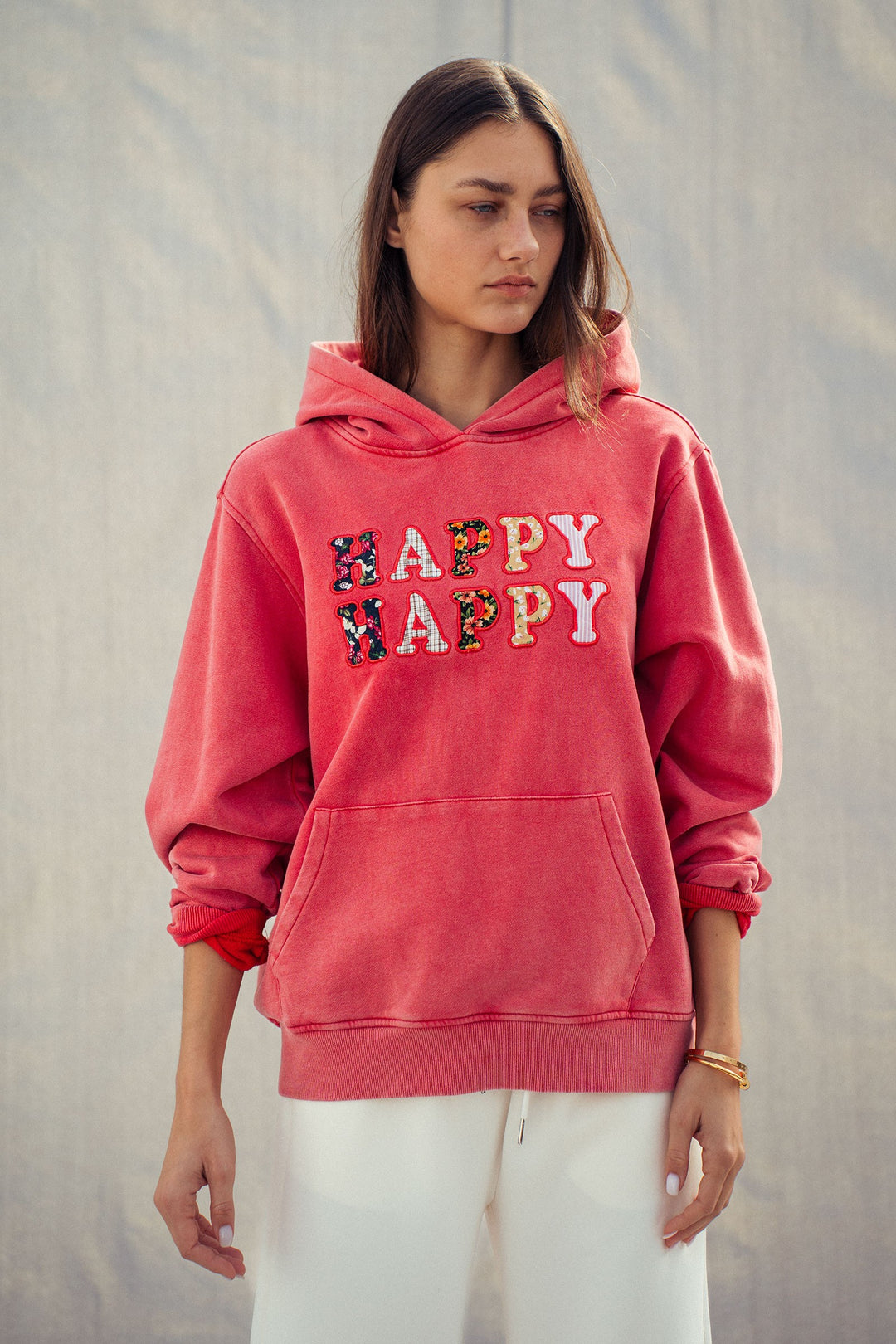 vintage washed stay happy hoodie - red (additional view)