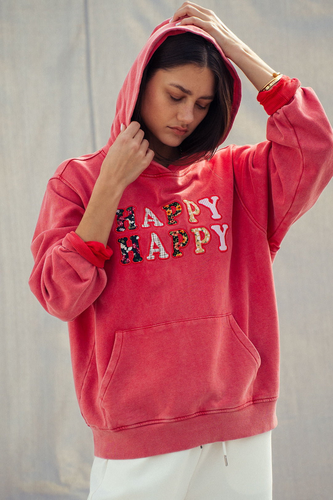 vintage washed stay happy hoodie - red (additional view)