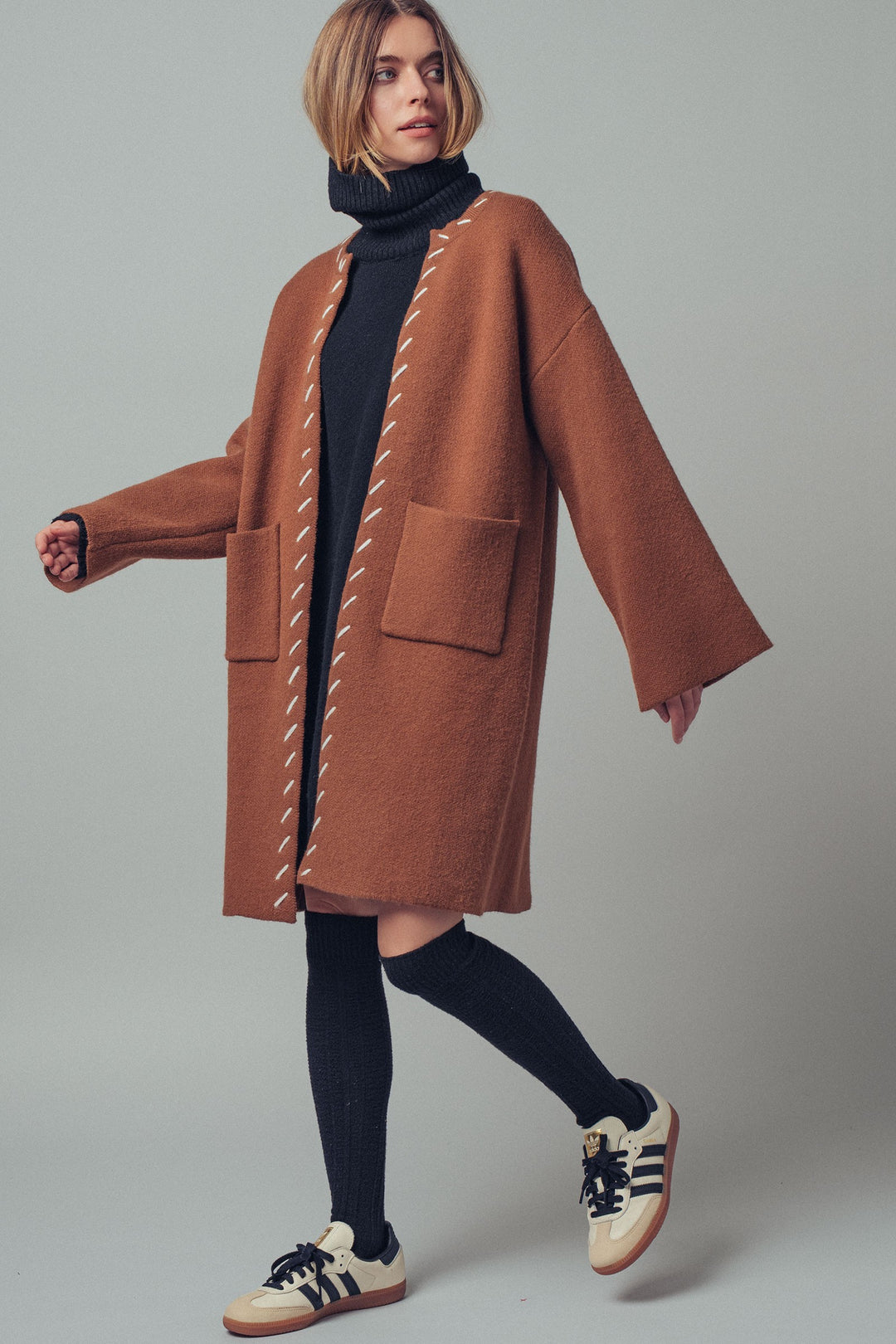 classic contrast stitch open front coat - brown