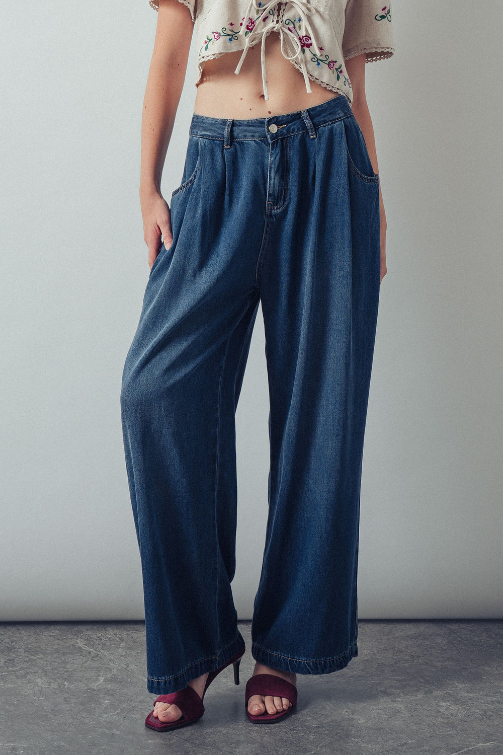 relaxed pleated wide leg denim trousers - dk denim (additional view)