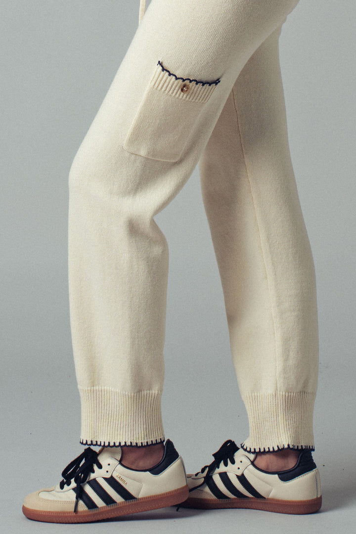 0491-7856 | Pantalones de punto acogedores con detalle de bolsillo