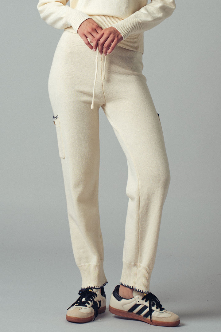 0491-7856 | Pantalones de punto acogedores con detalle de bolsillo