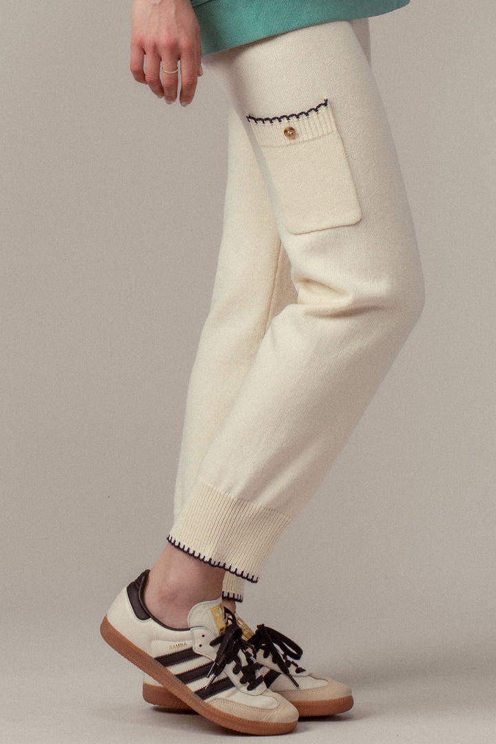 0491-7856 | Pantalones de punto acogedores con detalle de bolsillo