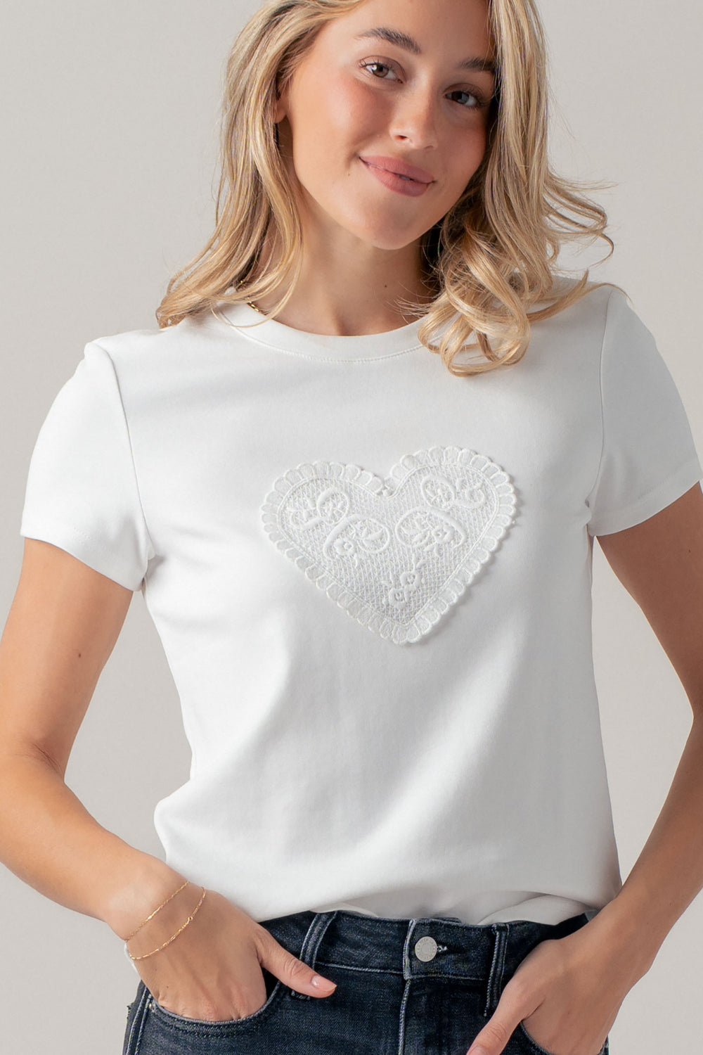 lace heart applique tee - white (additional view)