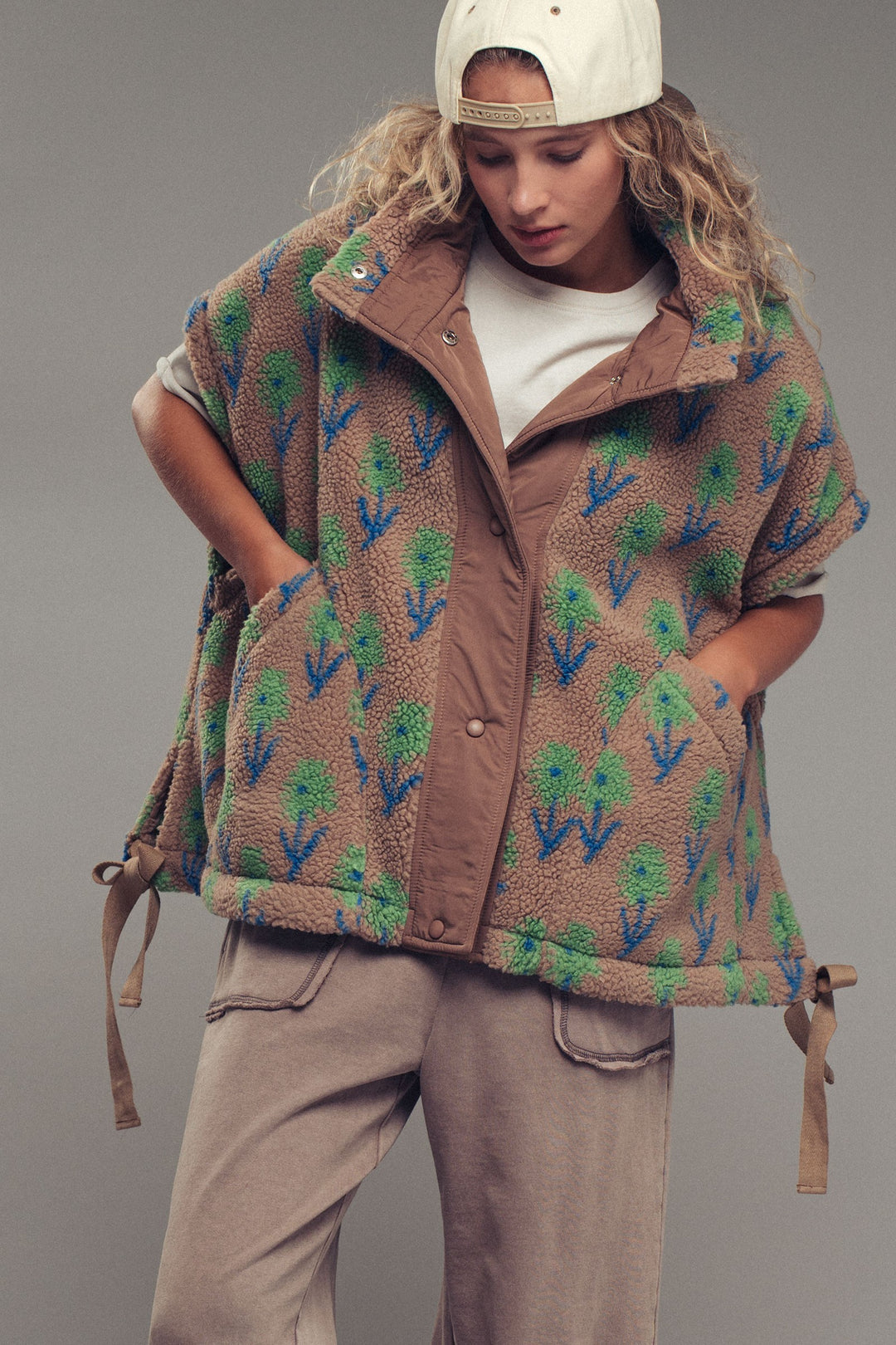 floral sherpa oversize vest - taupegreen