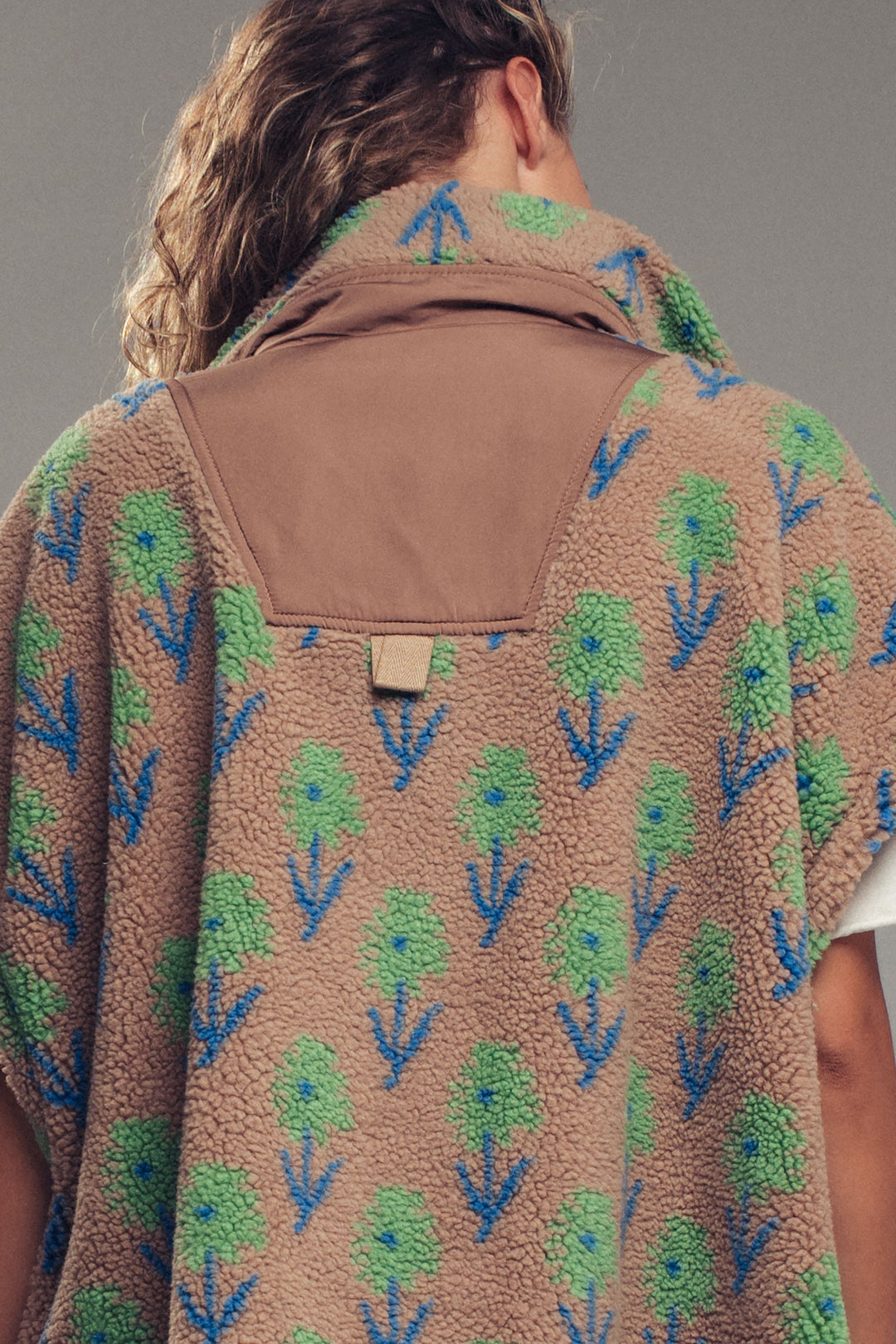floral sherpa oversize vest - taupegreen (additional view)