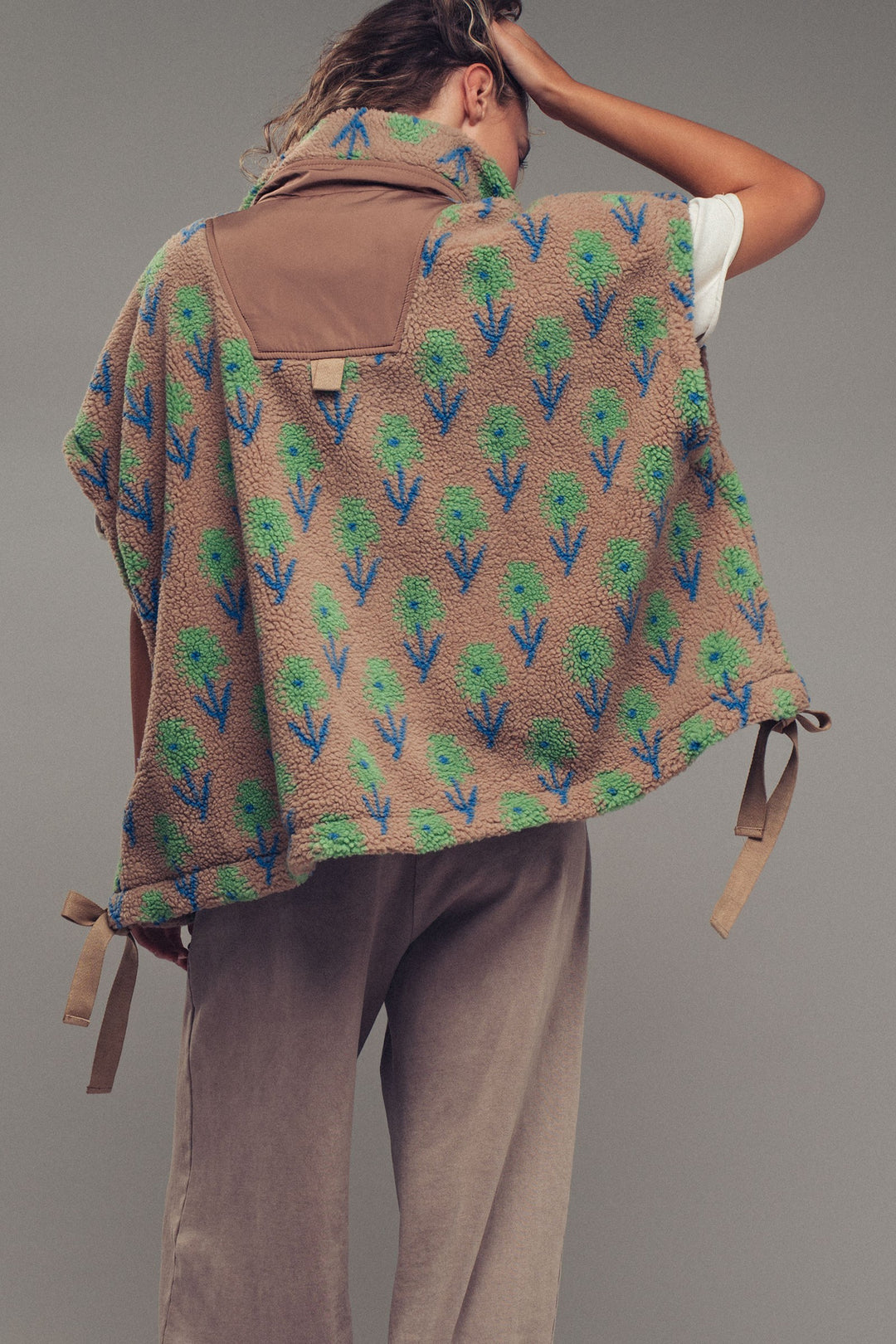 floral sherpa oversize vest - taupegreen (additional view)