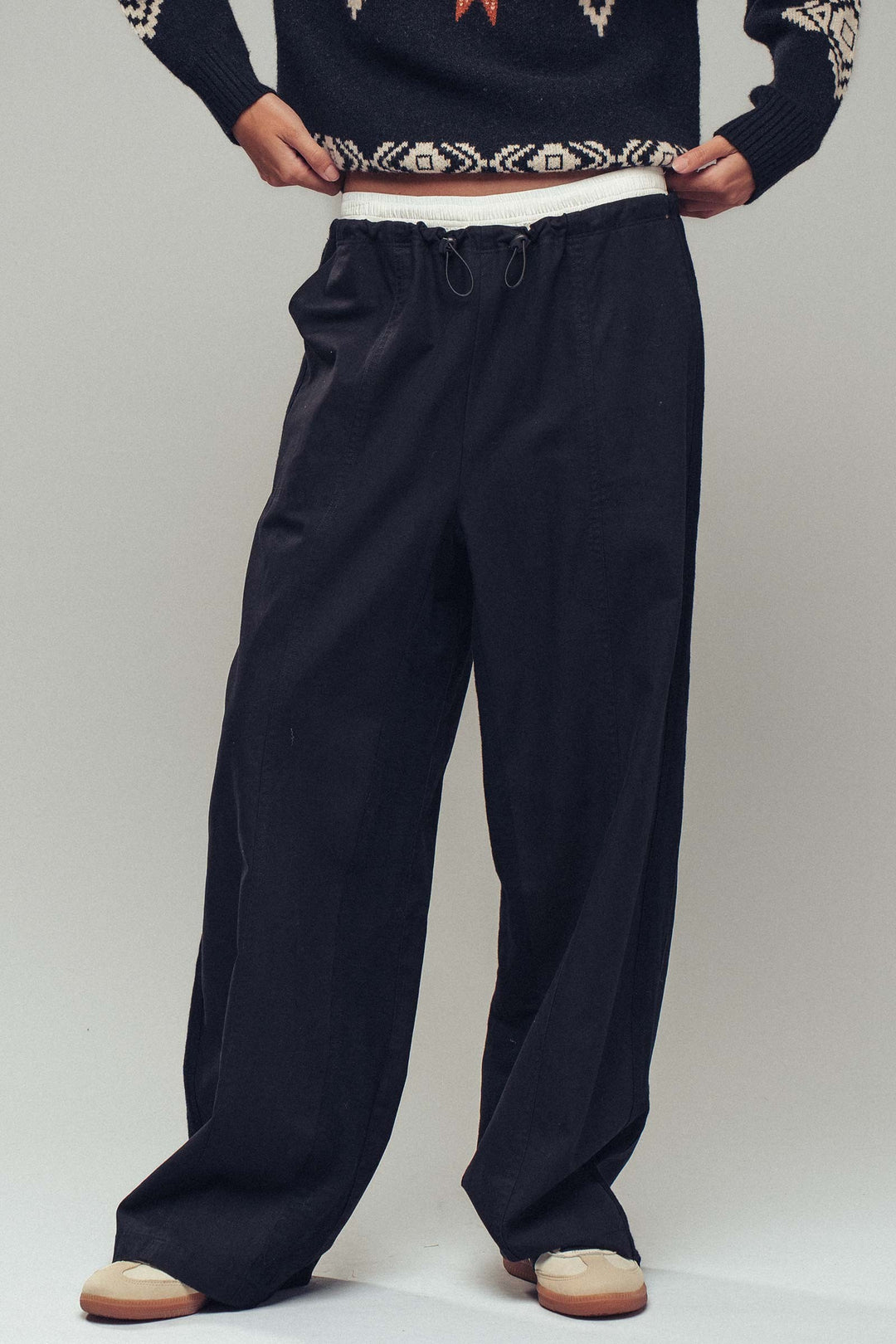 relaxed pants with drawstring waist - black