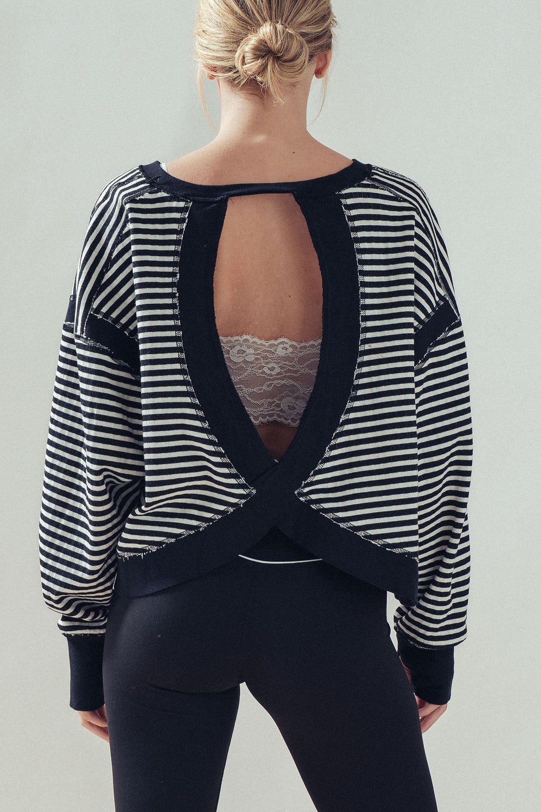 reversible back cross detail pullover - ivory black
