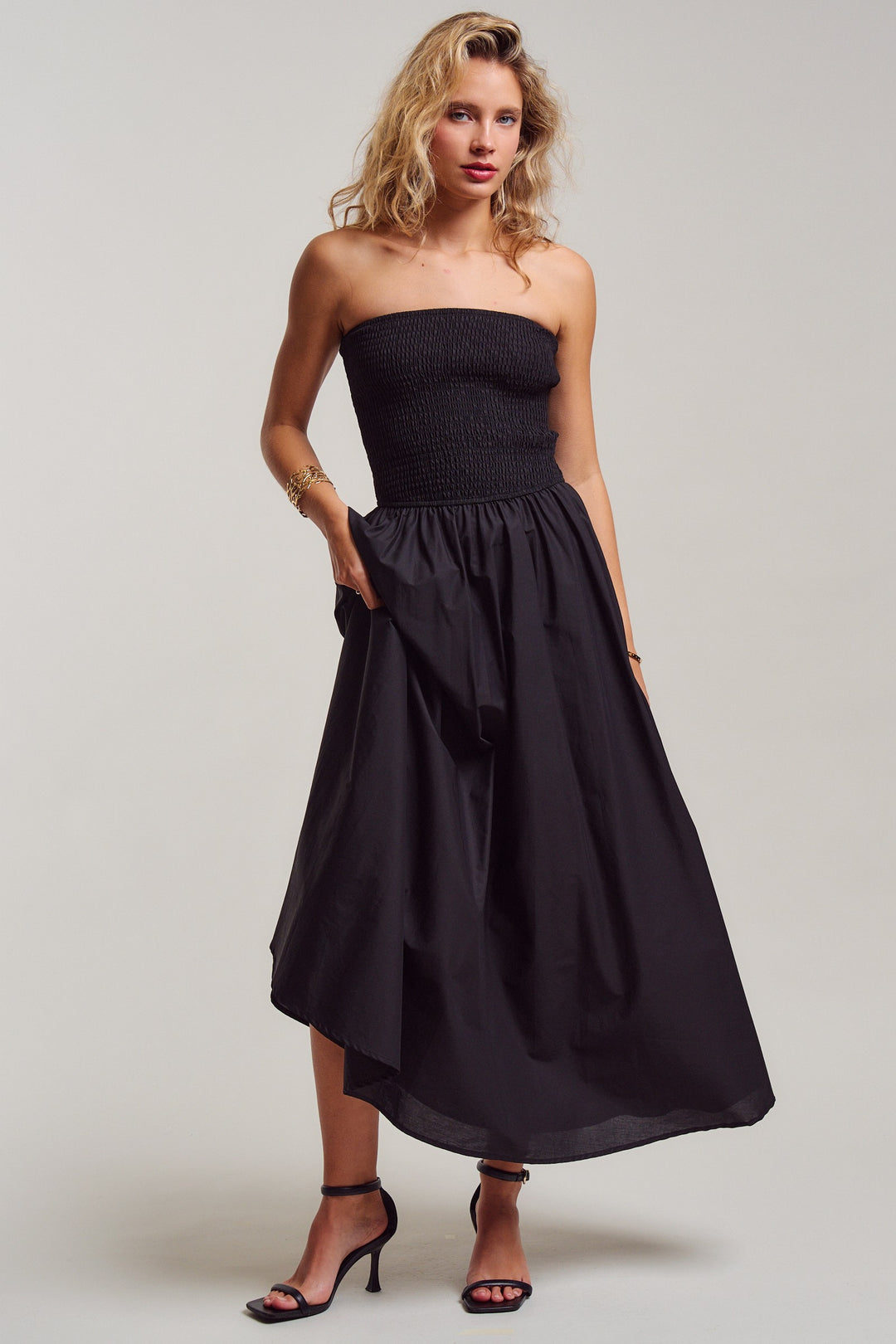 chic smocked maxi - black (additional view)