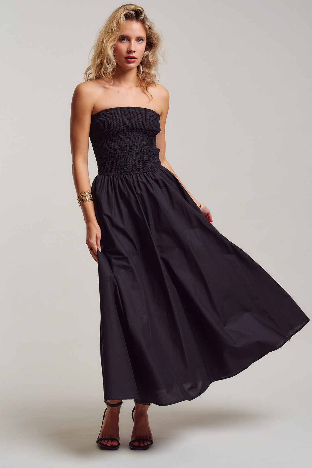 chic smocked maxi - black (additional view)