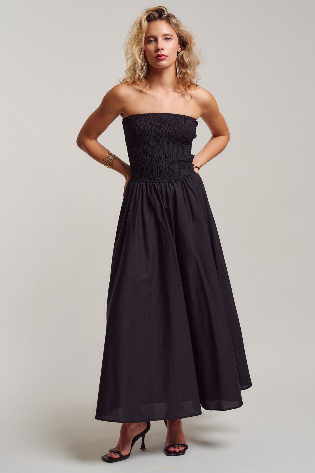 chic smocked maxi - black (additional view)