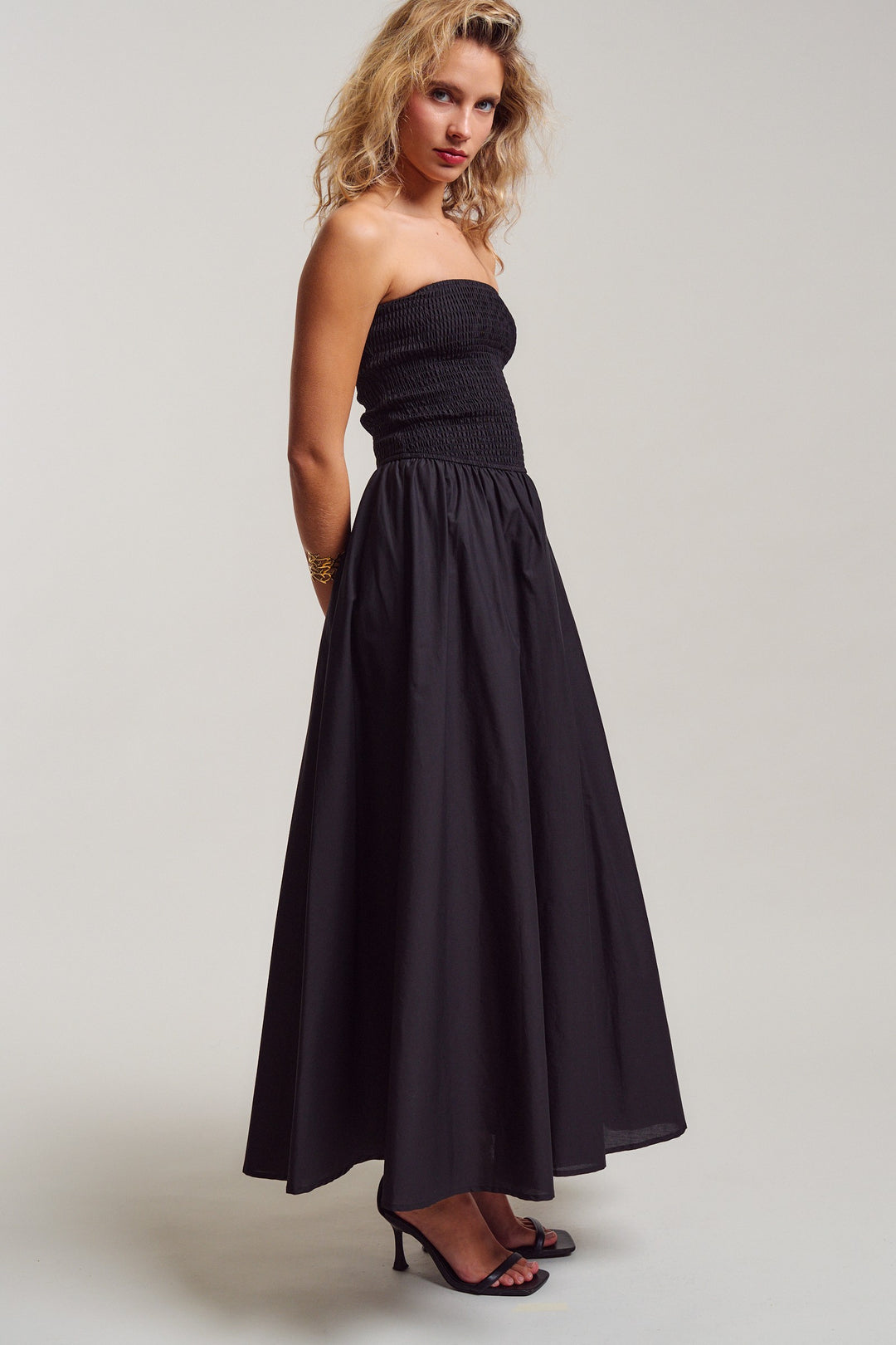 chic smocked maxi - black (additional view)