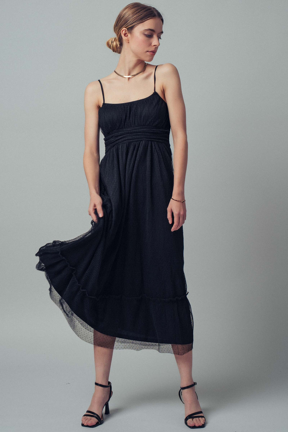 glam holiday midi dress - black