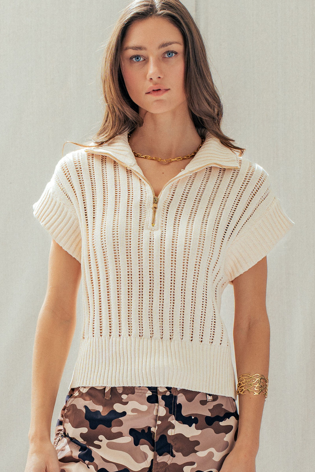 mock neck zip up knit sweater vest - ivory