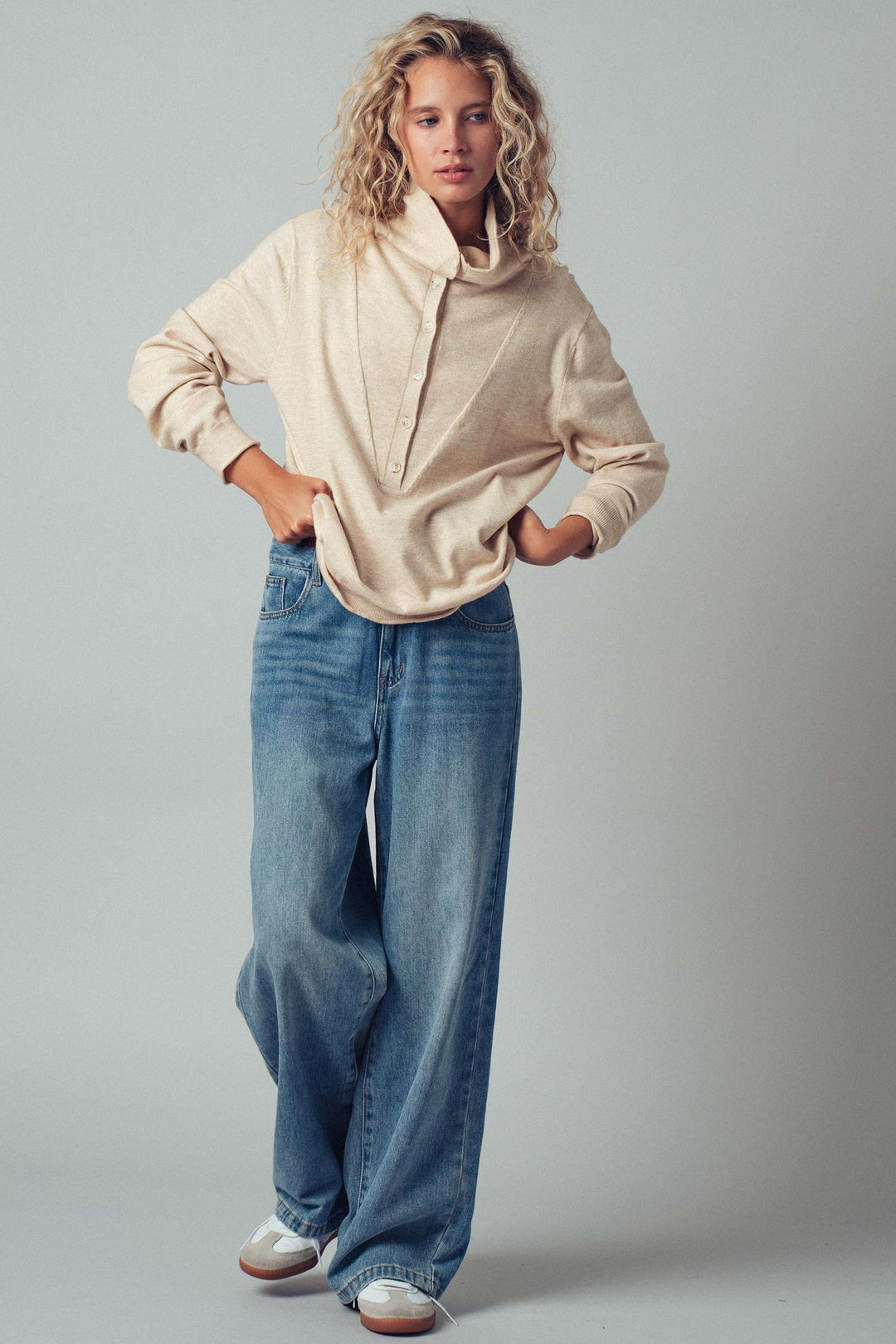 Relaxed Button-Up Knit Pullover with Collar Detail