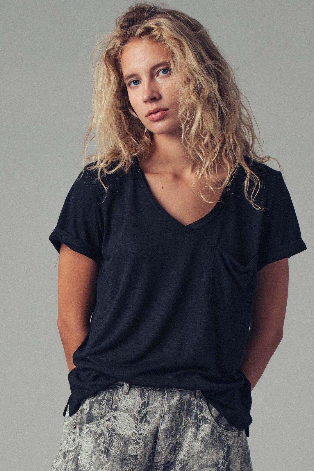 sale relaxed v neck short sleeve slub top - black