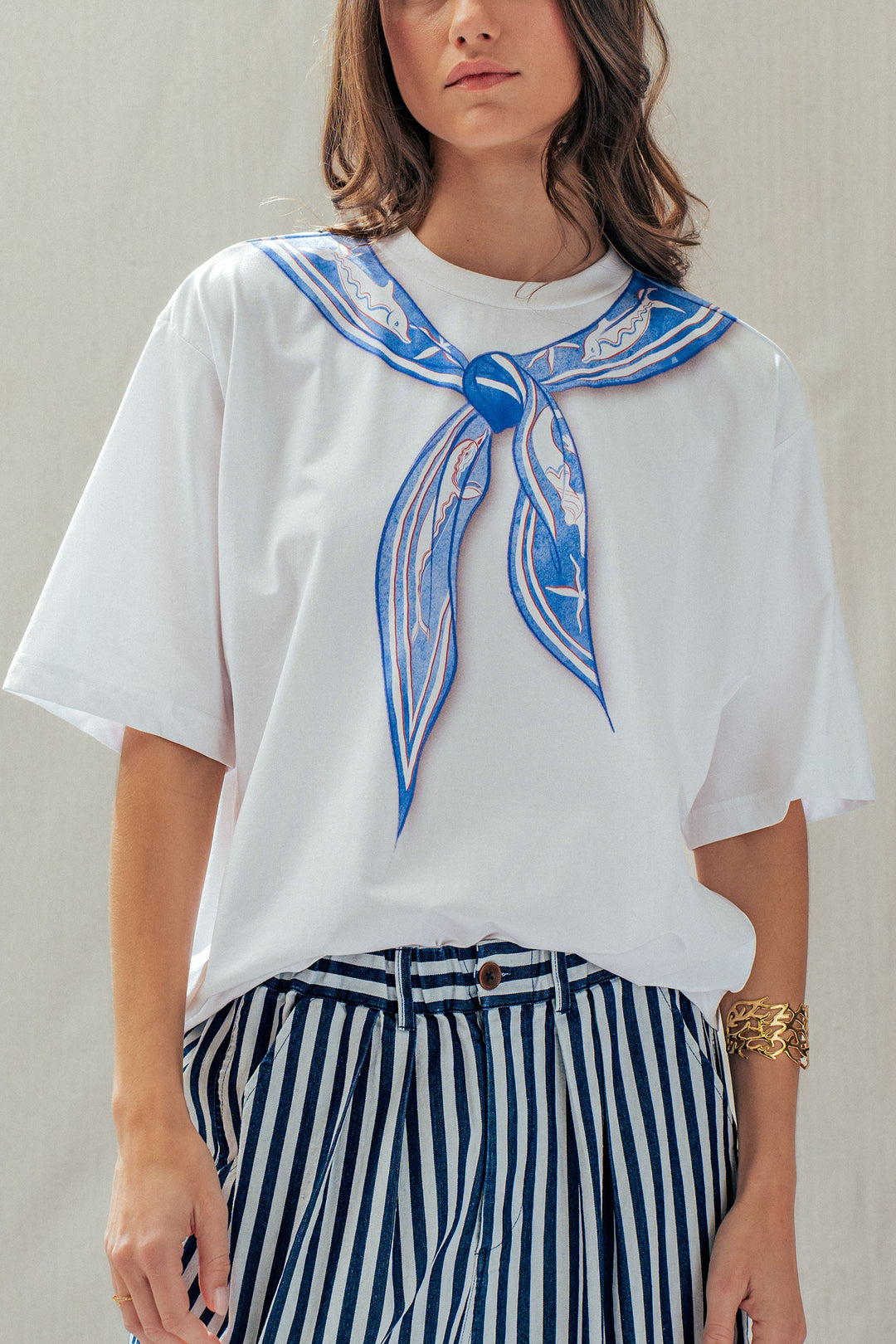 coastal chic scarf graphic tee - white (additional view)