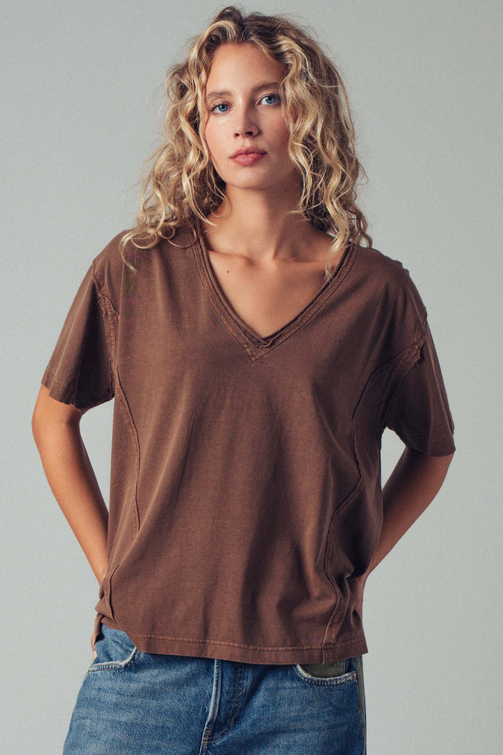 vintage wash v neck tee - brown (additional view)