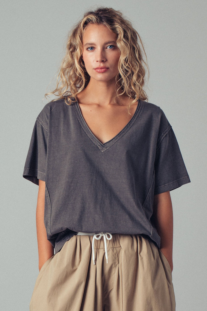 vintage wash v neck tee - charcoal (additional view)