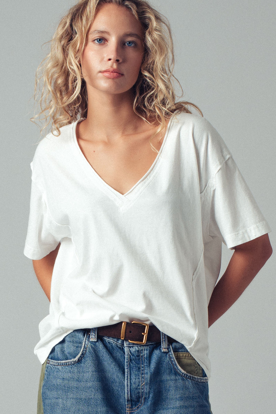 vintage wash v neck tee - white (additional view)