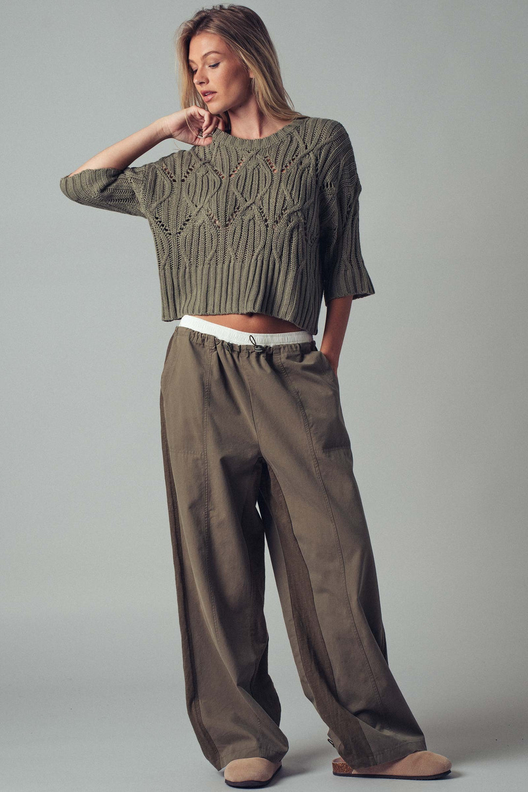 Cropped Cable Knit Pullover with Textured Design