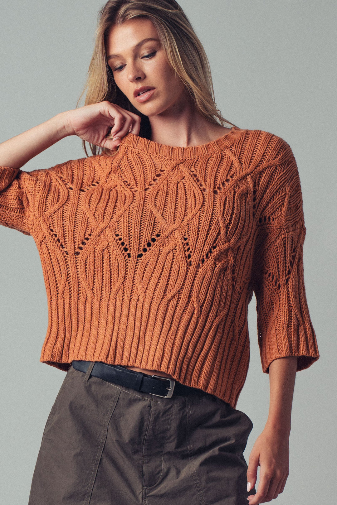 Cropped Cable Knit Pullover with Textured Design