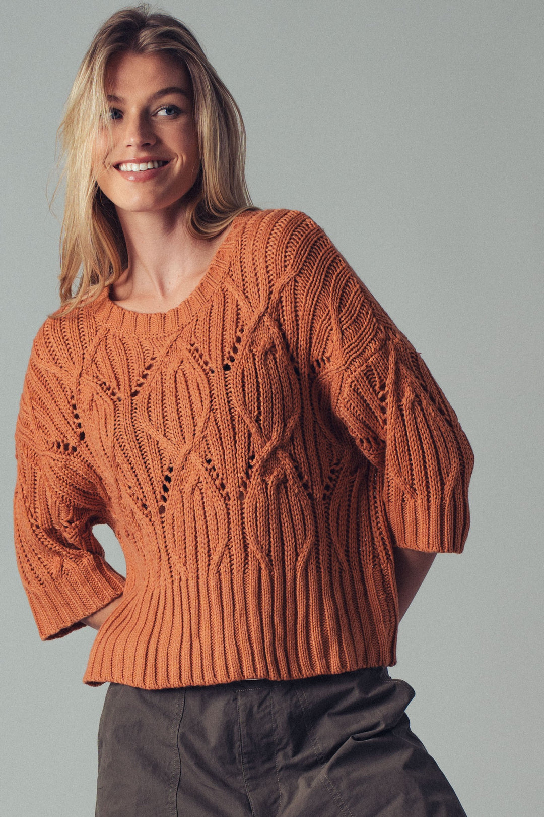 Cropped Cable Knit Pullover with Textured Design