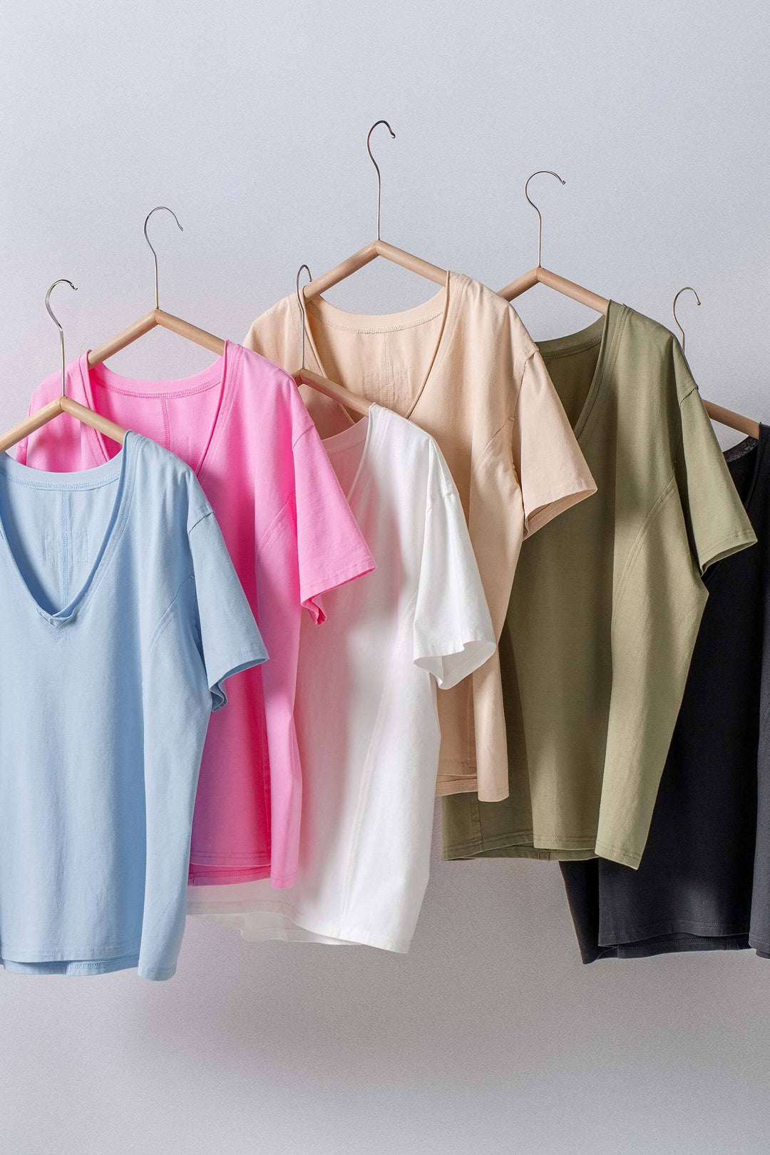 everyday vintage wash v neck tee - default (additional view)