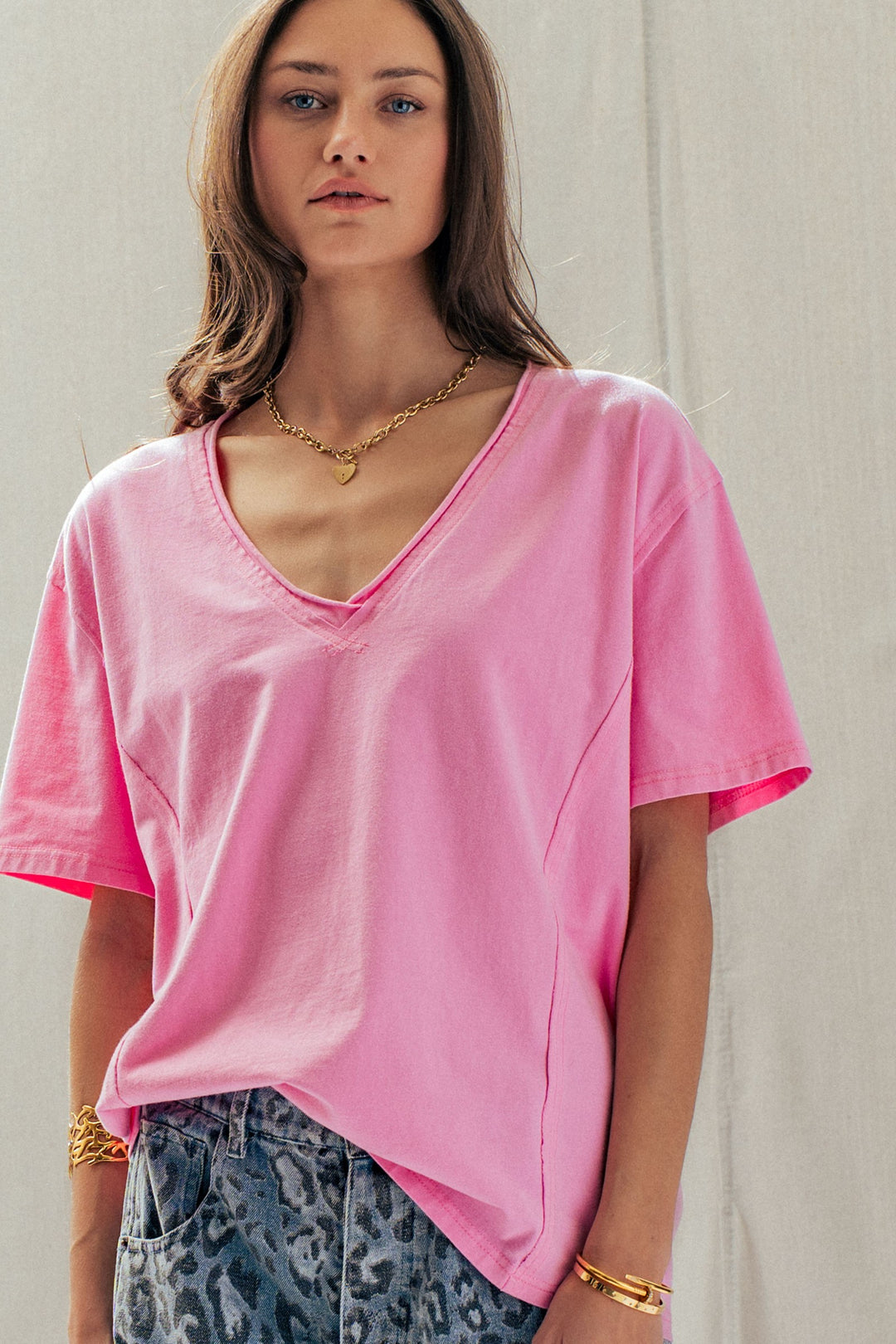 everyday vintage wash v neck tee - pink
