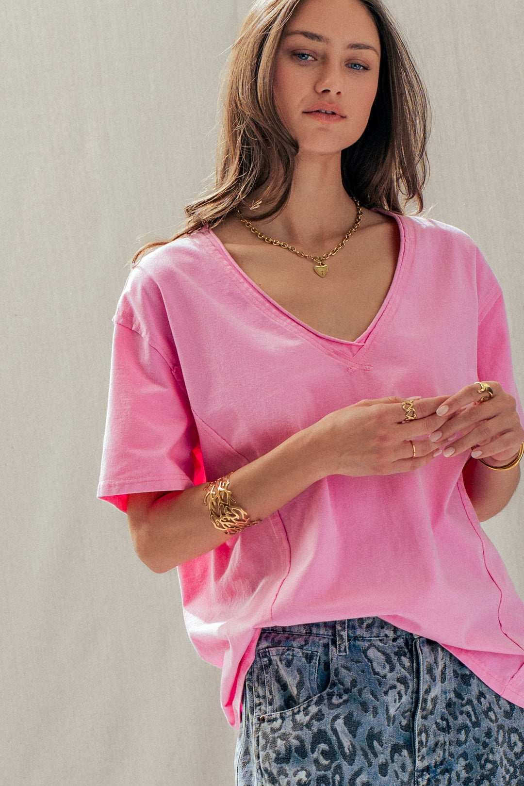everyday vintage wash v neck tee - pink (additional view)