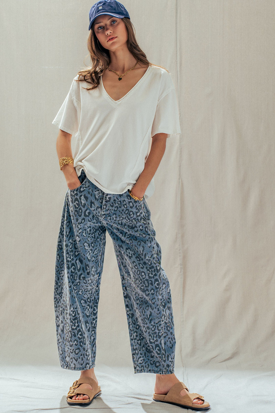 everyday vintage wash v neck tee - white (additional view)