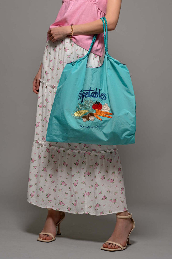 Farm Fresh Vegetable Market Tote in Mint - Women's Wholesale Shoulder Bags | Trend Notes
