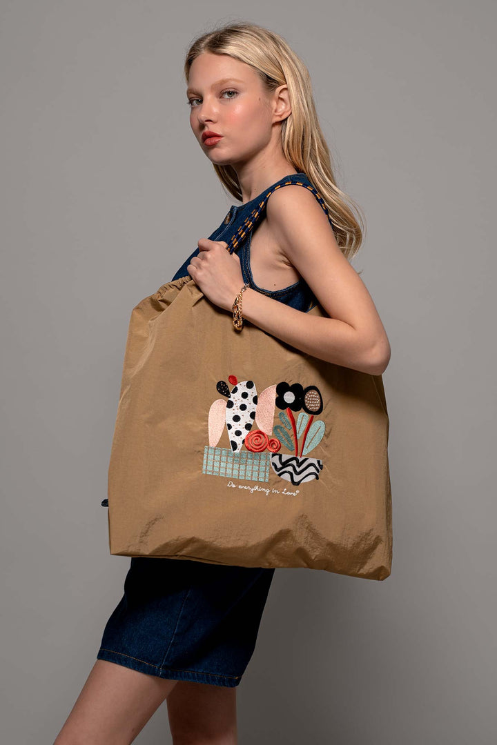 Artful Blooms Market Tote in Camel - Women's Wholesale Shoulder Bags | Trend Notes