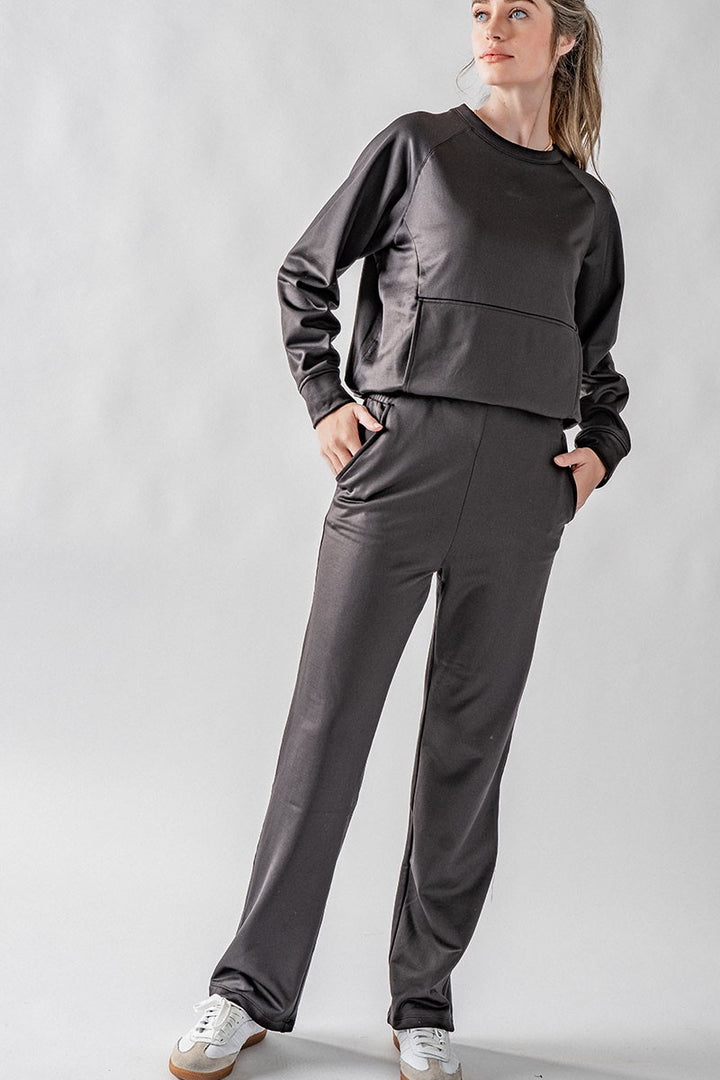 Relaxed Fit Elastic Waist Straight Leg Pants in Black - Women's Wholesale Casual Pants | Trend Notes
