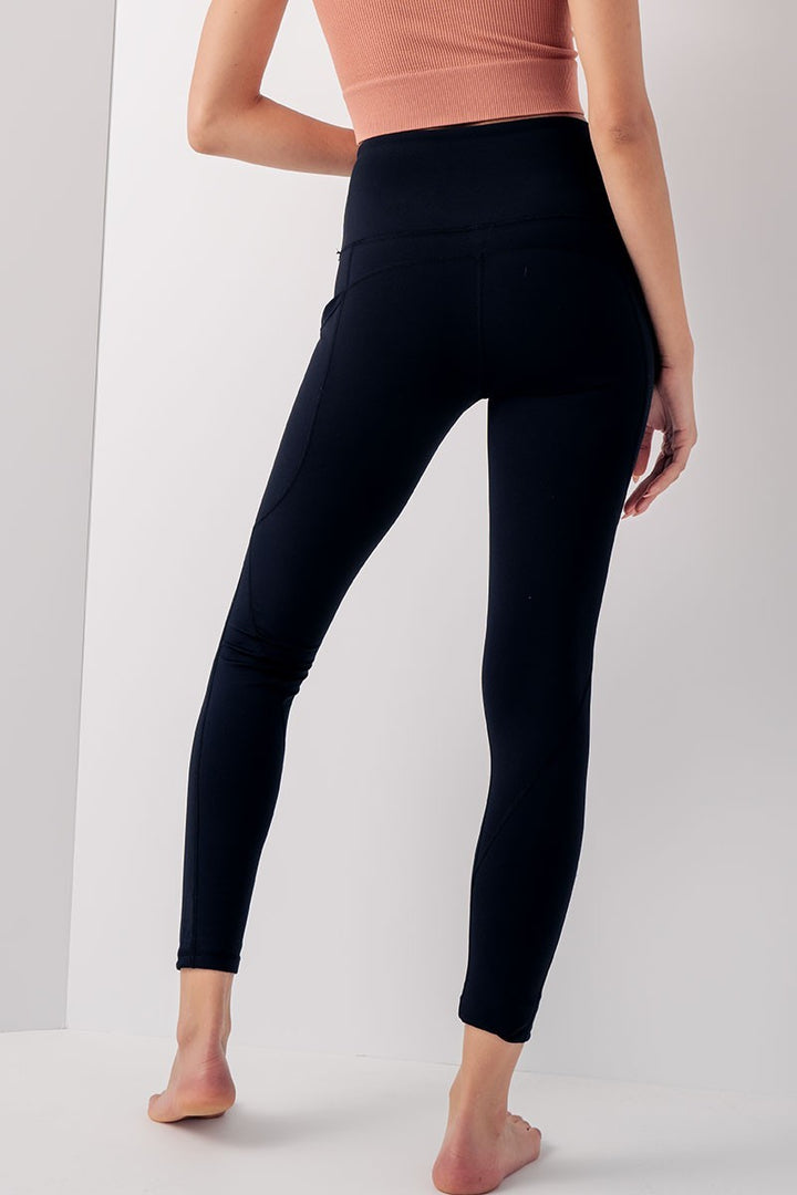 High Waist Performance Leggings with Side Pockets in Black - Women's Wholesale Leggings | Trend Notes