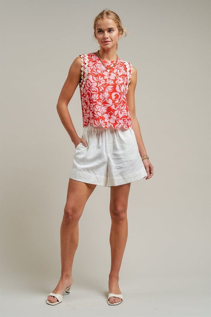 Comfy Elastic Waist Side Pockets Shorts in White - Women's Wholesale Shorts | Trend Notes