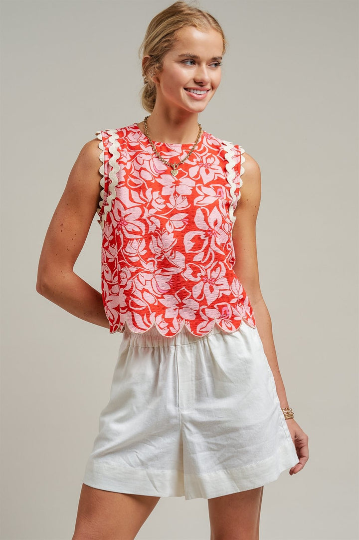 Comfy Elastic Waist Side Pockets Shorts in White - Women's Wholesale Shorts | Trend Notes