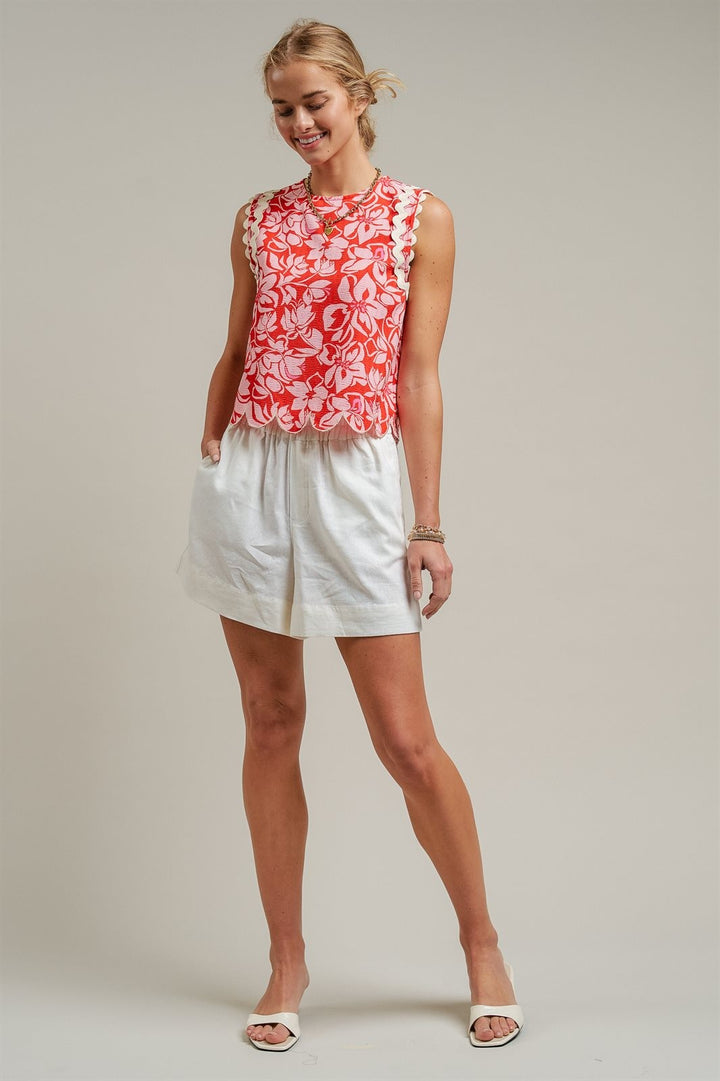 Comfy Elastic Waist Side Pockets Shorts in White - Women's Wholesale Shorts | Trend Notes