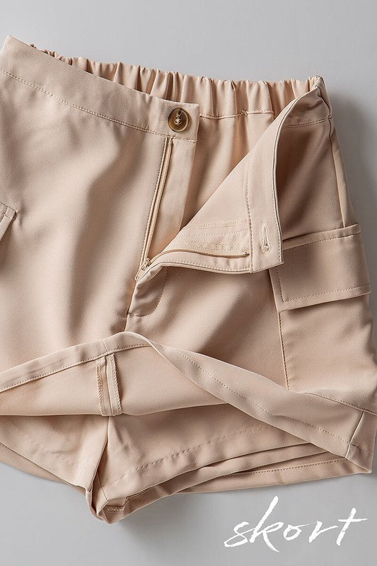 CARGO SKORT W SMOCK WAIST in Beige - Women's Wholesale Shorts | Trend Notes