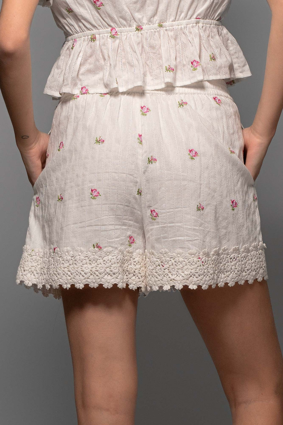 Floral Embroidered Crochet Trim Shorts in White Pink - Women's Wholesale Casual Shorts | Trend Notes