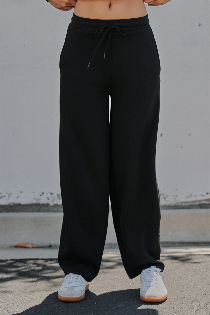 Scuba Knit Barrel Leg Pant with Drawstring Waist in Black - Women's Wholesale Sweatpants & Joggers | Trend Notes
