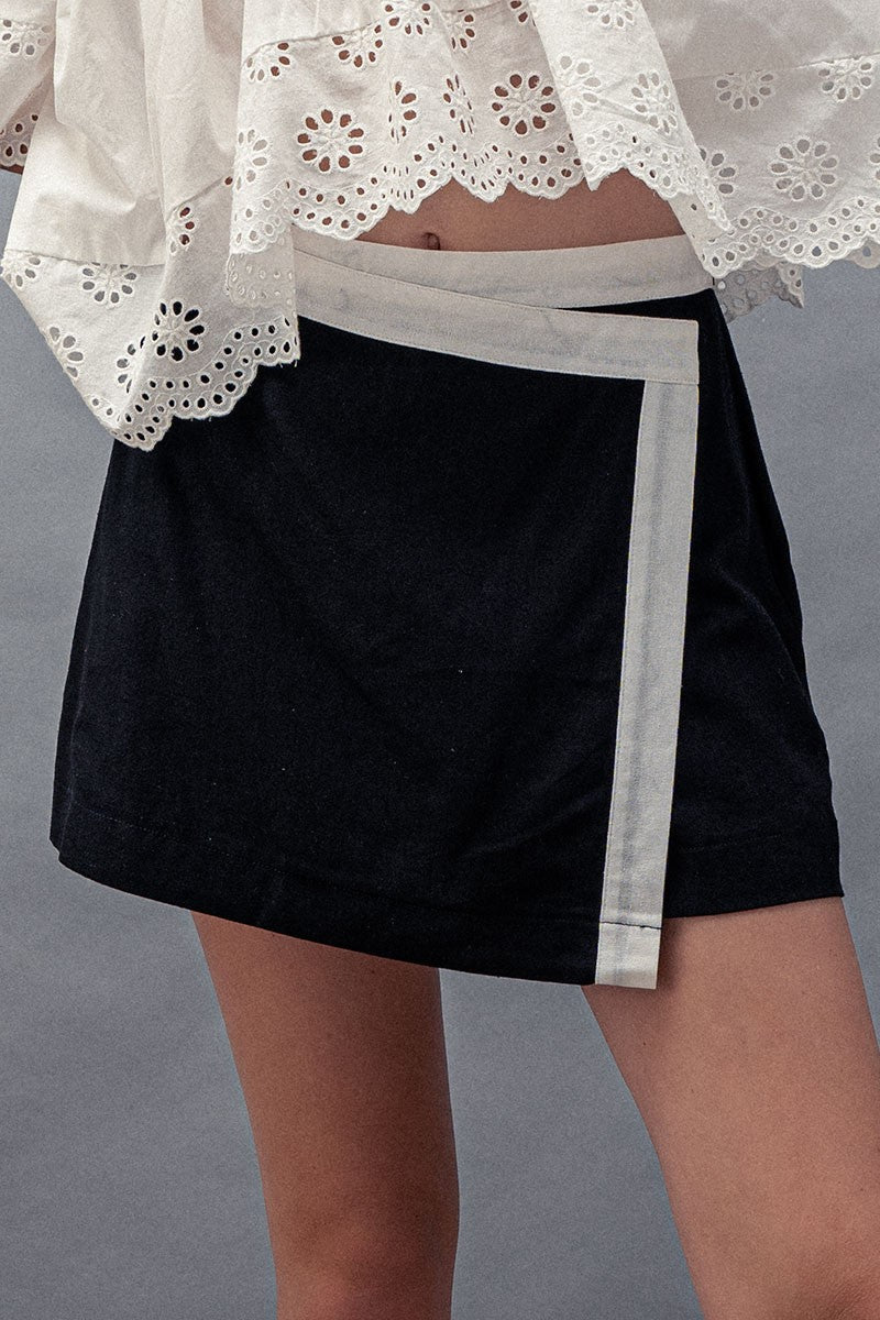  Contrast Band Detail Mini Skirt in Black - Women's Wholesale Mini Skirts | Trend Notes