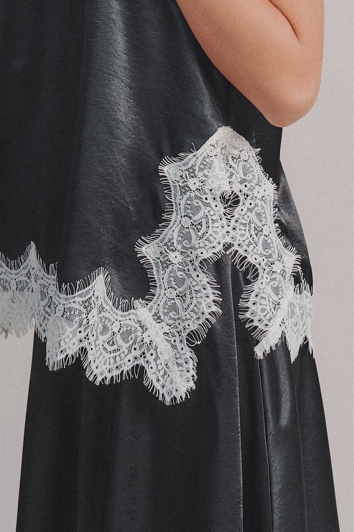 Satin Lace Trim Sleeveless V-Neck Top in Black - Women's Wholesale Shirts & Blouses | Trend Notes