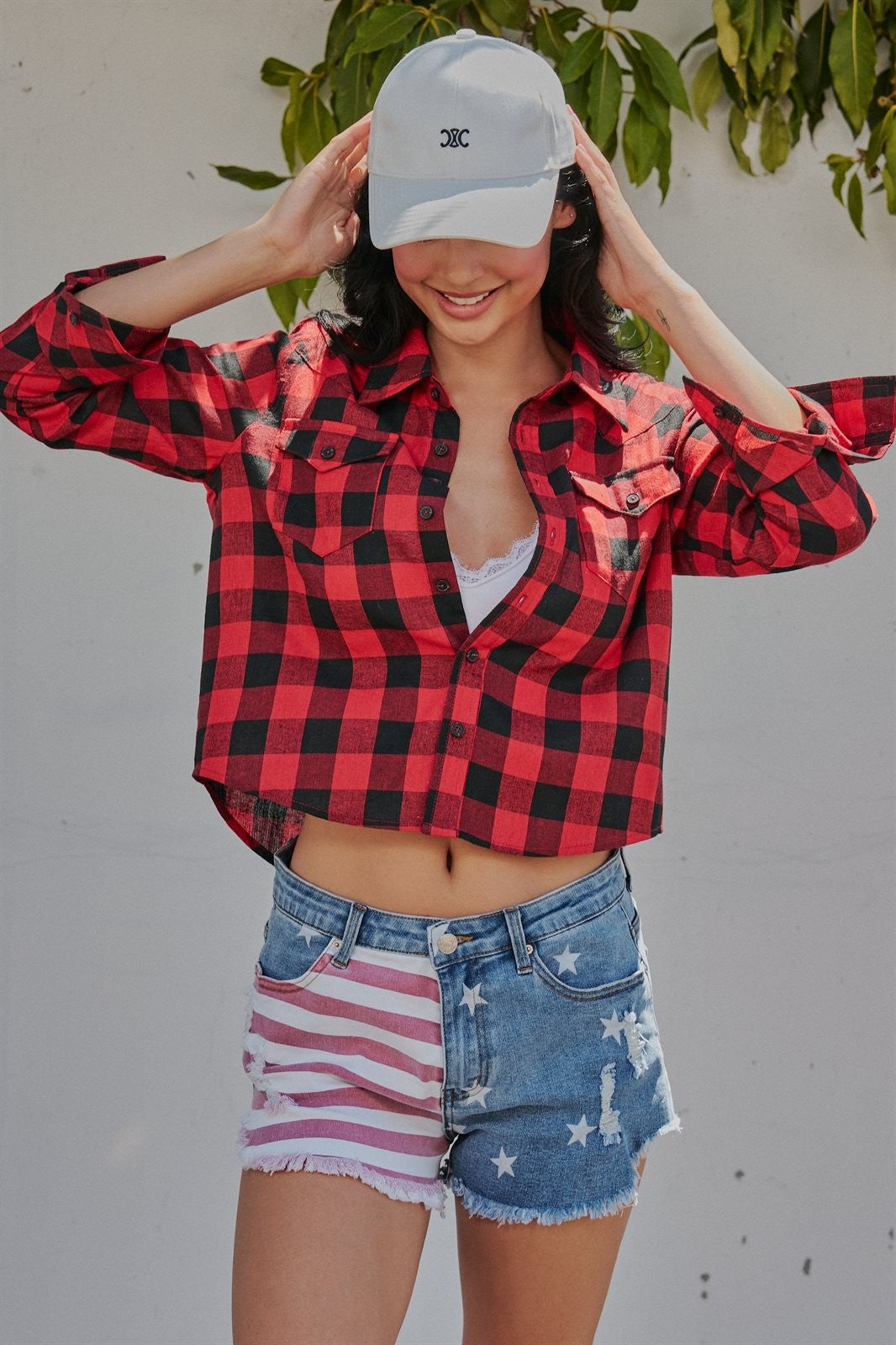 Buffalo Check Plaid Flannel Shirt with Chest Pockets in Red Black - Women's Wholesale Shirts & Blouses | Trend Notes