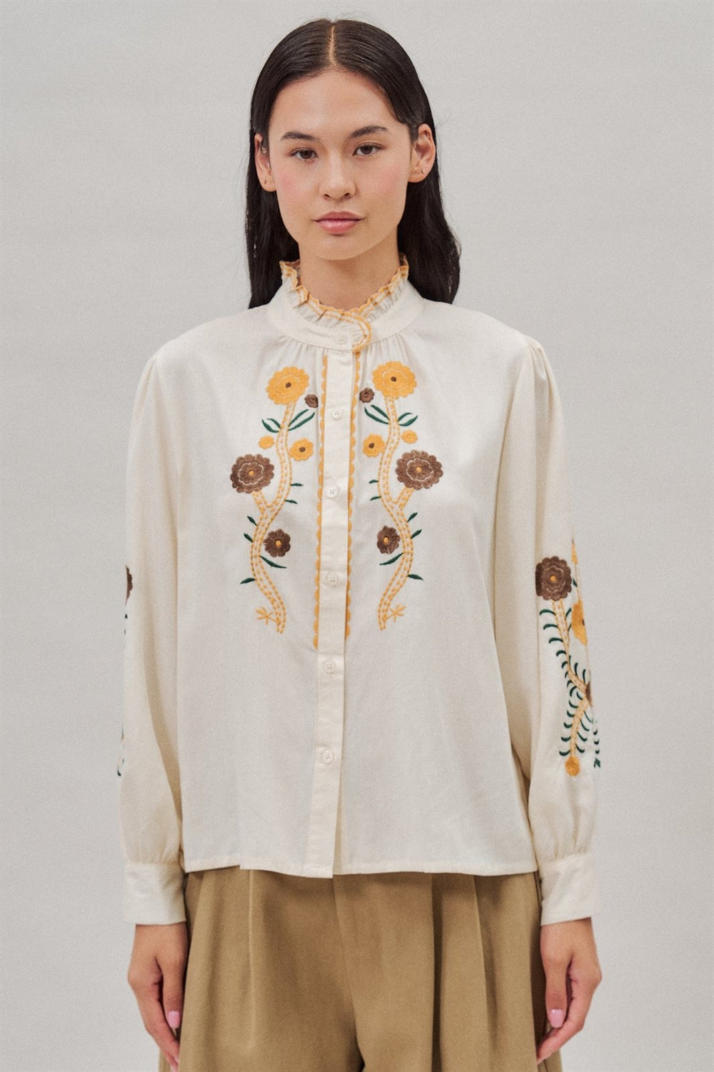 Embroidered Ruffle Neck Blouse in Western Folk Style in Ivory - Women's Wholesale Blankets | Trend Notes