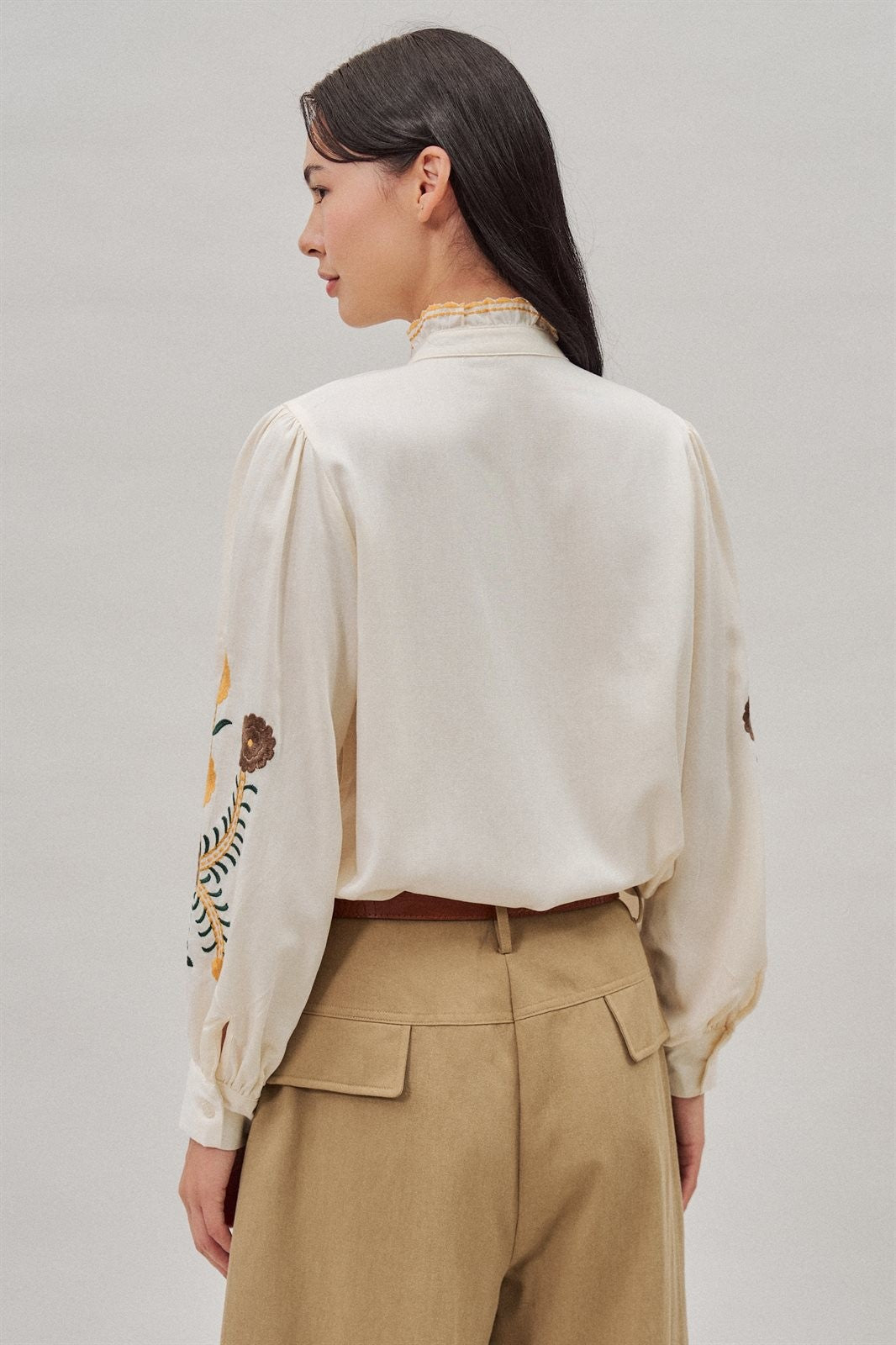 Embroidered Ruffle Neck Blouse in Western Folk Style in Ivory - Women's Wholesale Blankets | Trend Notes