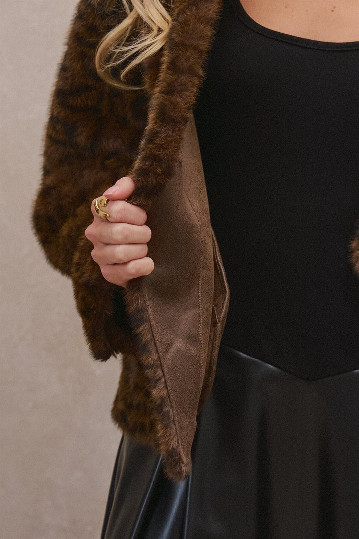 Oversized Leopard Faux Fur Jacket in Brown - Women's Wholesale Jackets & Blazers | Trend Notes